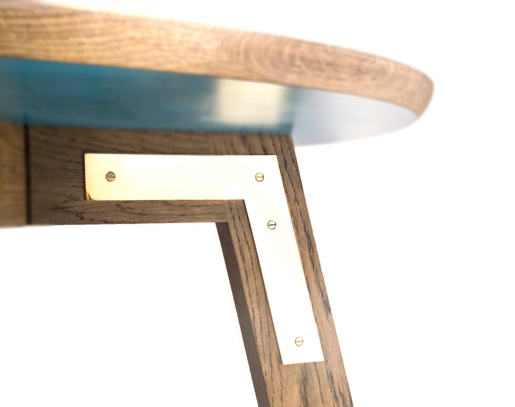 DESIGN BY US Oaklywood Ø60 stolek dubový
