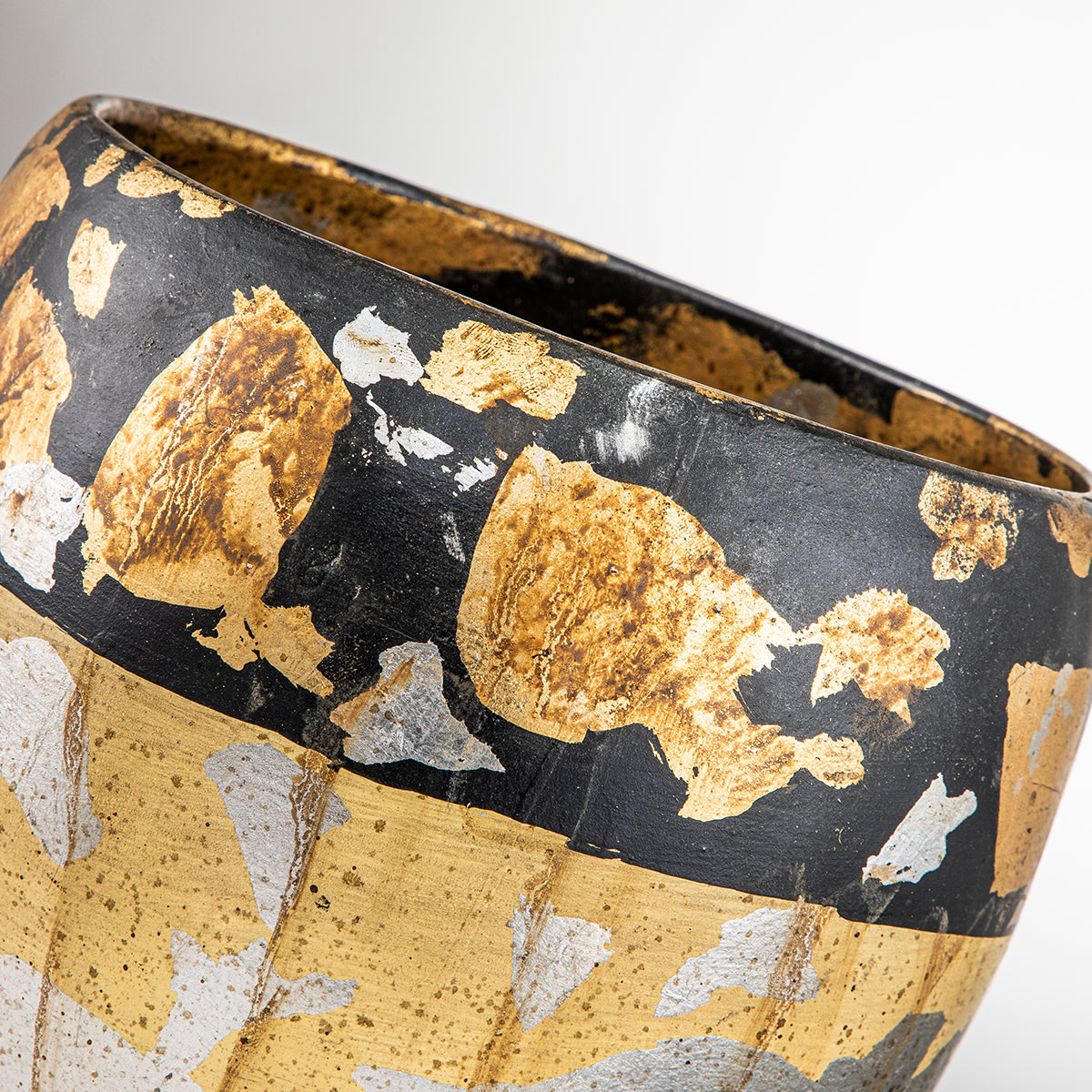 Gilded Nola Arnaud dekorativní mísa černá 20 cm