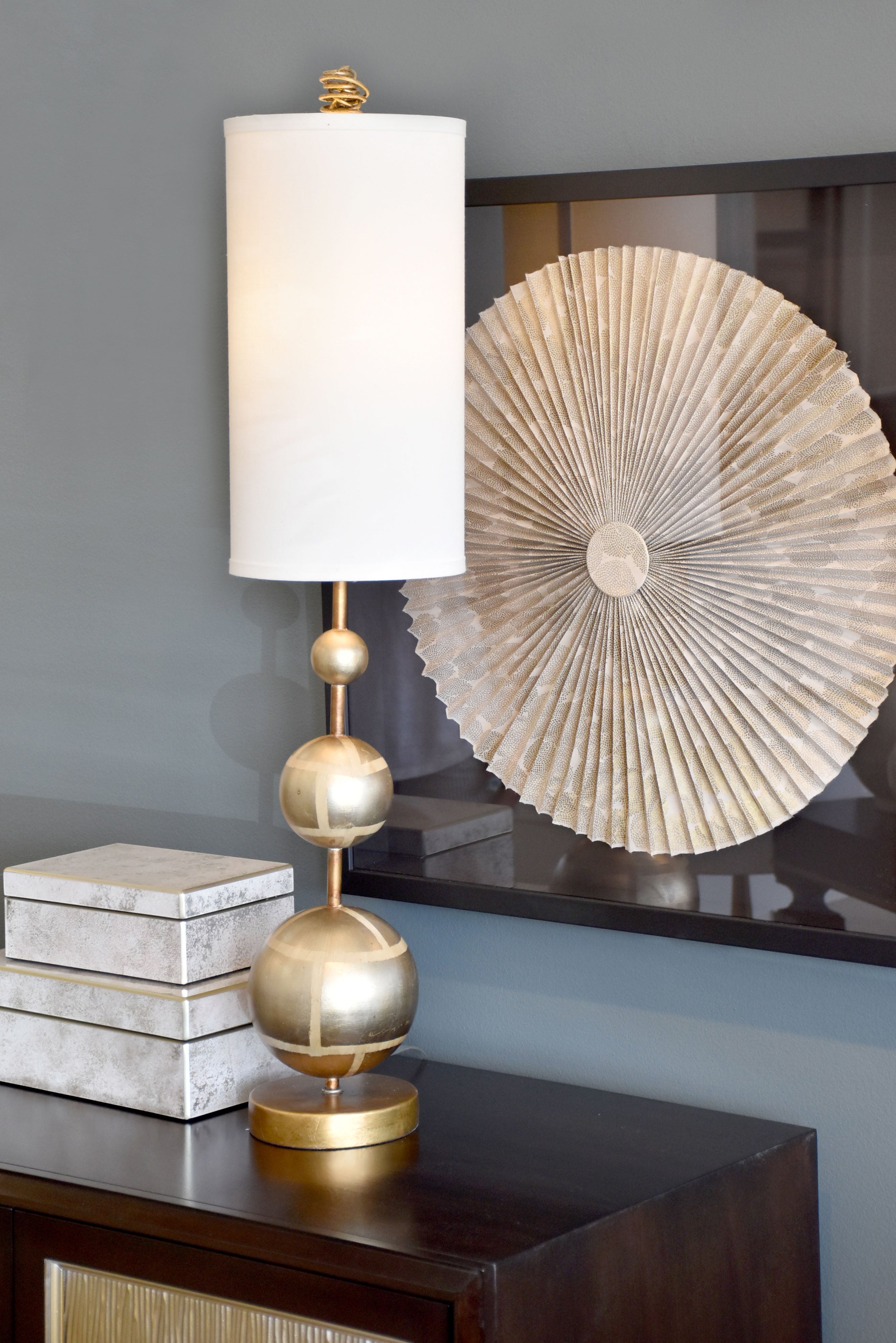 Gilded Nola Marie stolní lampa zlatá