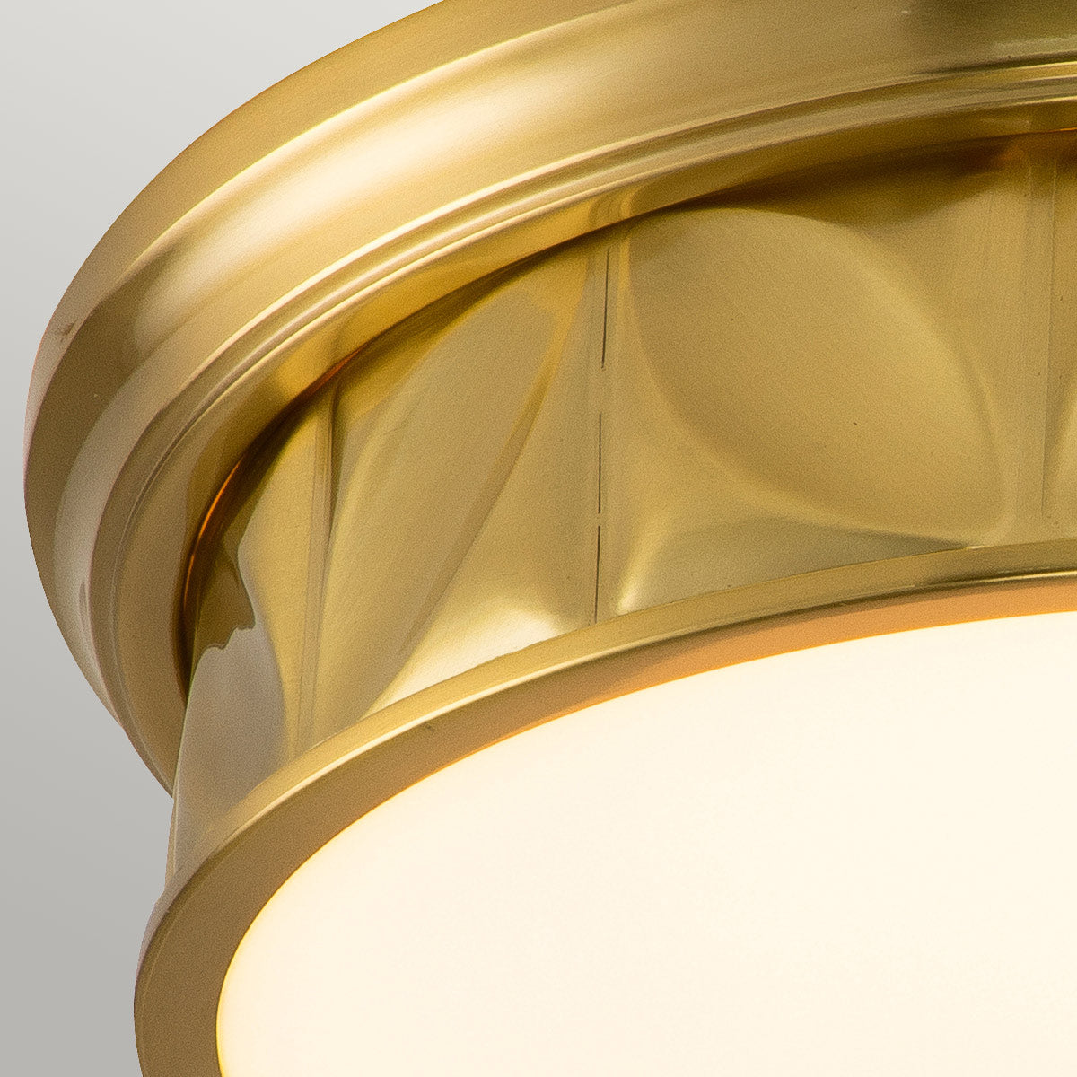 Gilded Nola Epsilon 3 Light Flush Mount svítídlo mosaz