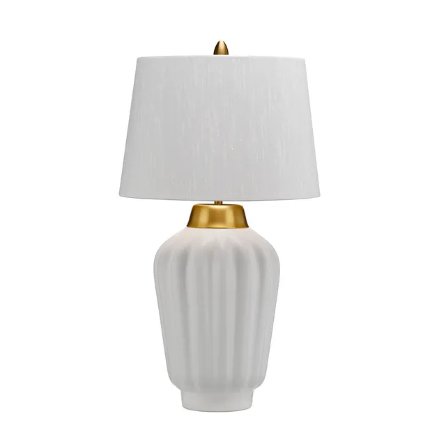 Gilded Nola Bexley stolní lampa bílá mosaz