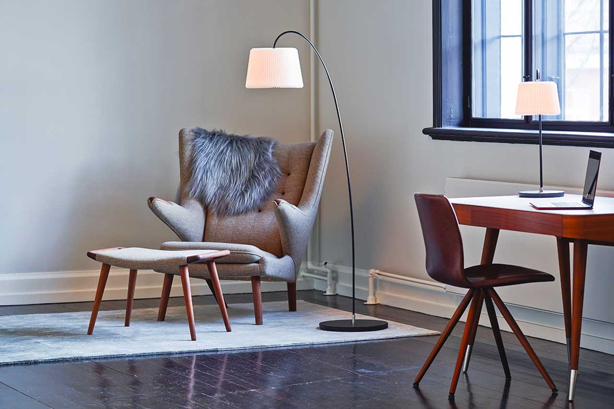 Le Klint Snowdrop 320 stojací lampa naklápěcí