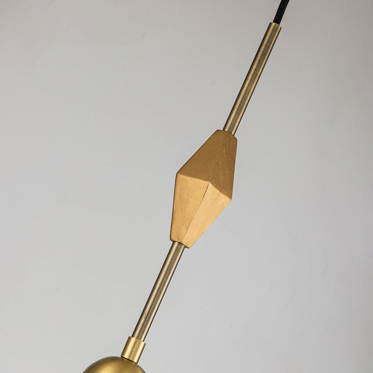 Gilded Nola Bijou Small závěsné světlo staromosaz 13 cm