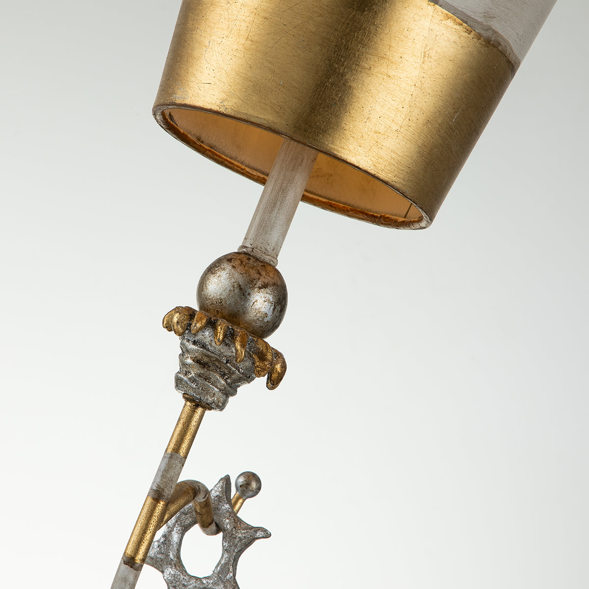 Gilded Nola Tivoli stolní lampa zlatá designová
