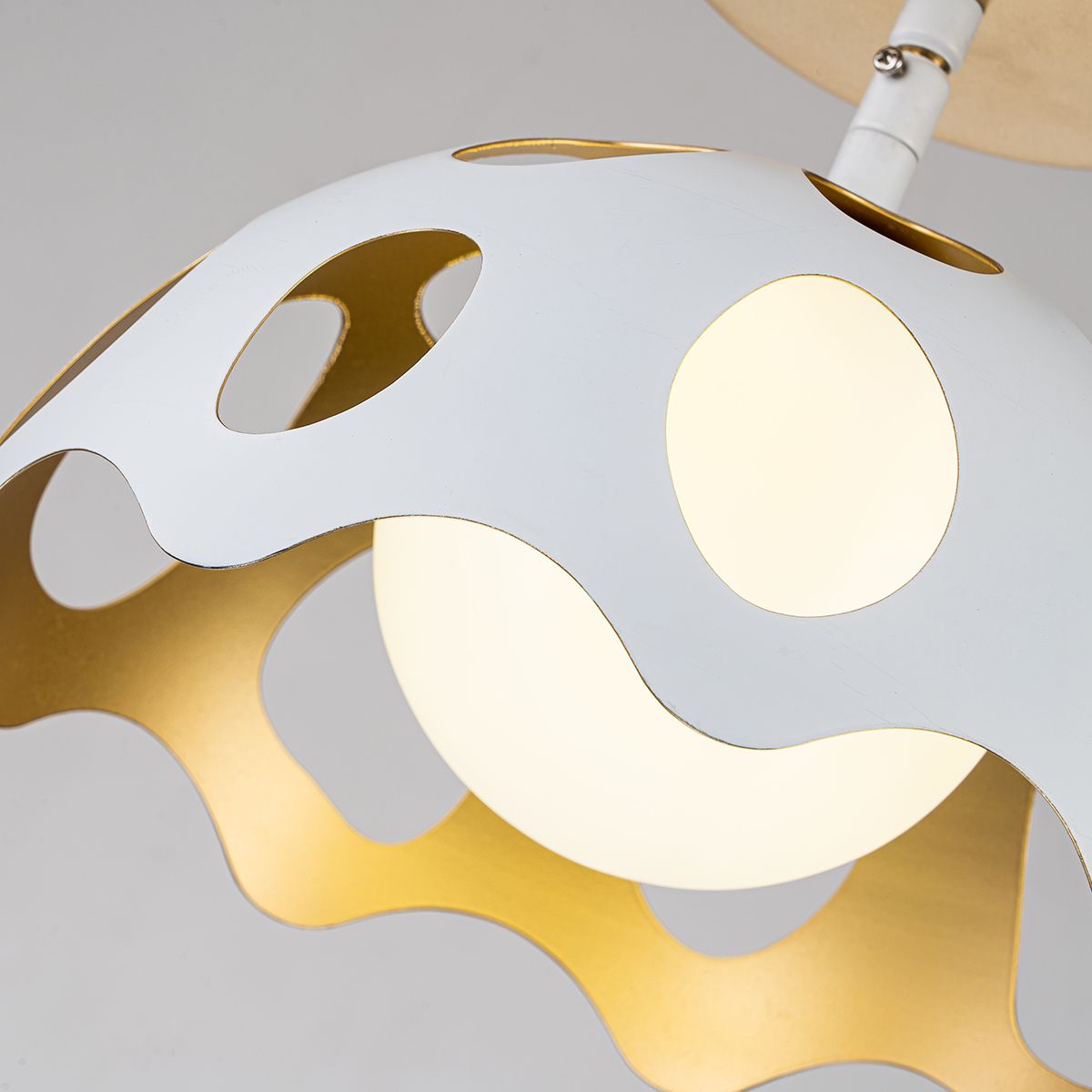 Gilded Nola Pebbles závěsné svítidlo bílá zlato 25 cm