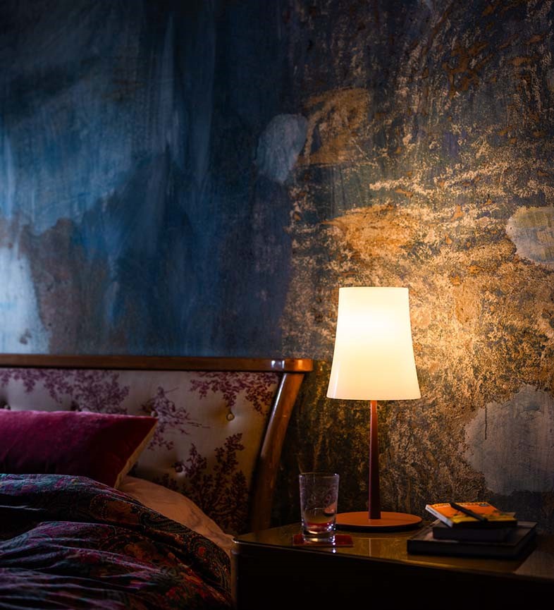 Foscarini Birdie T stolní svítídlo plastové