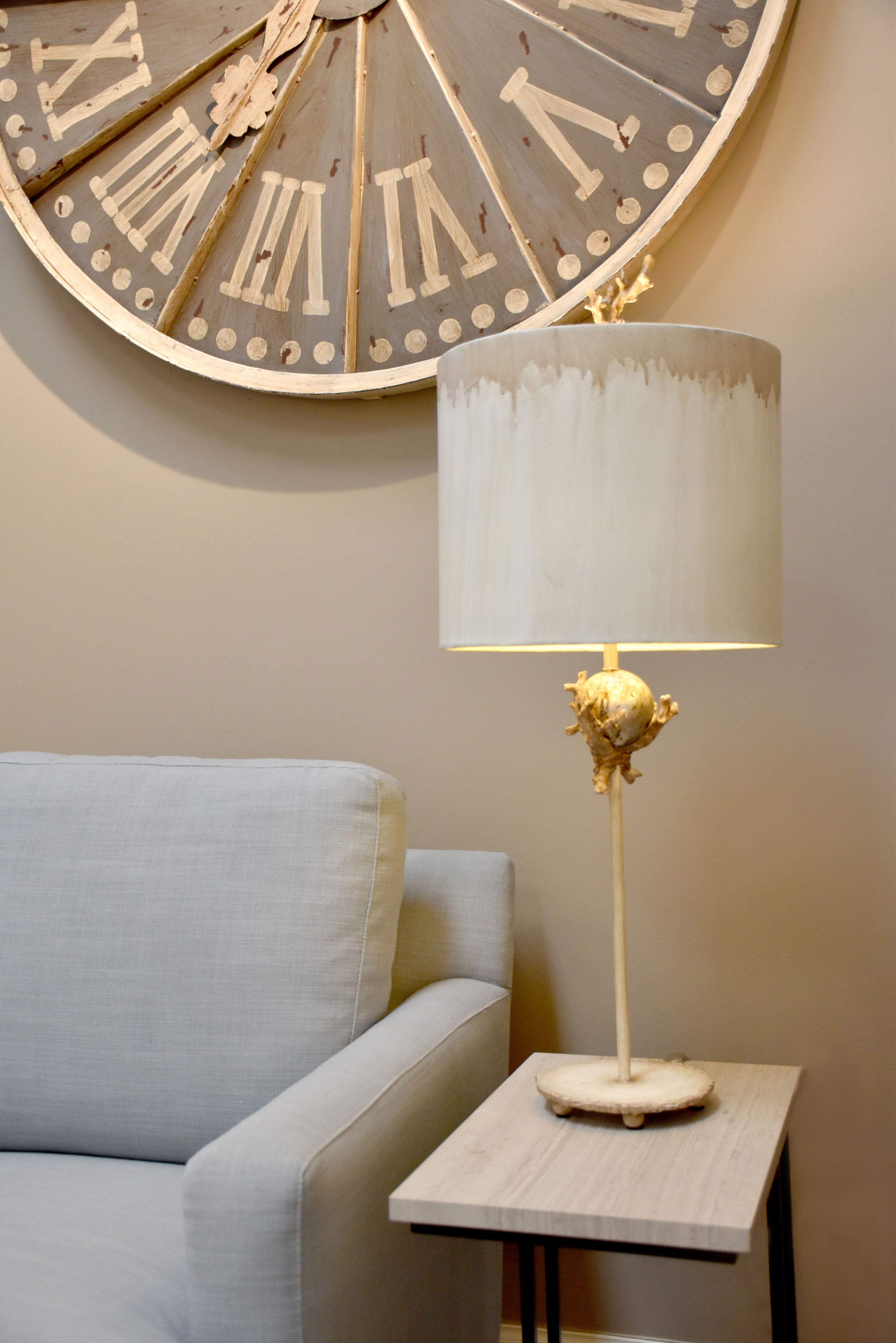 Gilded Nola Trellis stolní lampa 79 cm