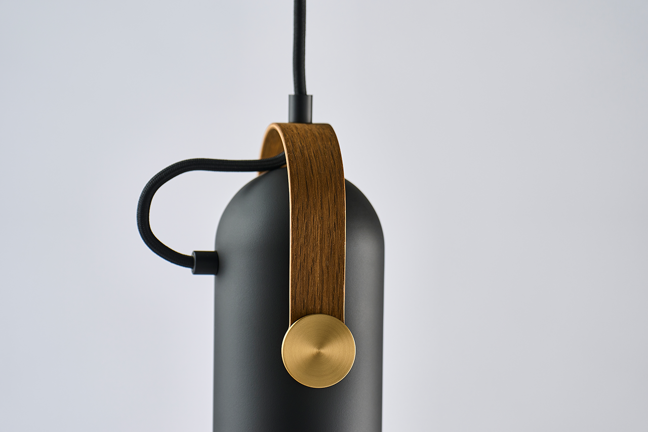 Le Klint Carronade 162 II závěsné svítidlo Small černý dub