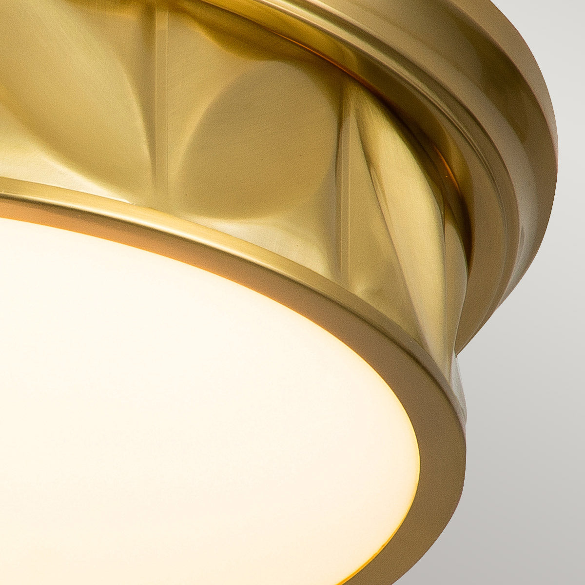 Gilded Nola Epsilon 3 Light Flush Mount svítídlo mosaz