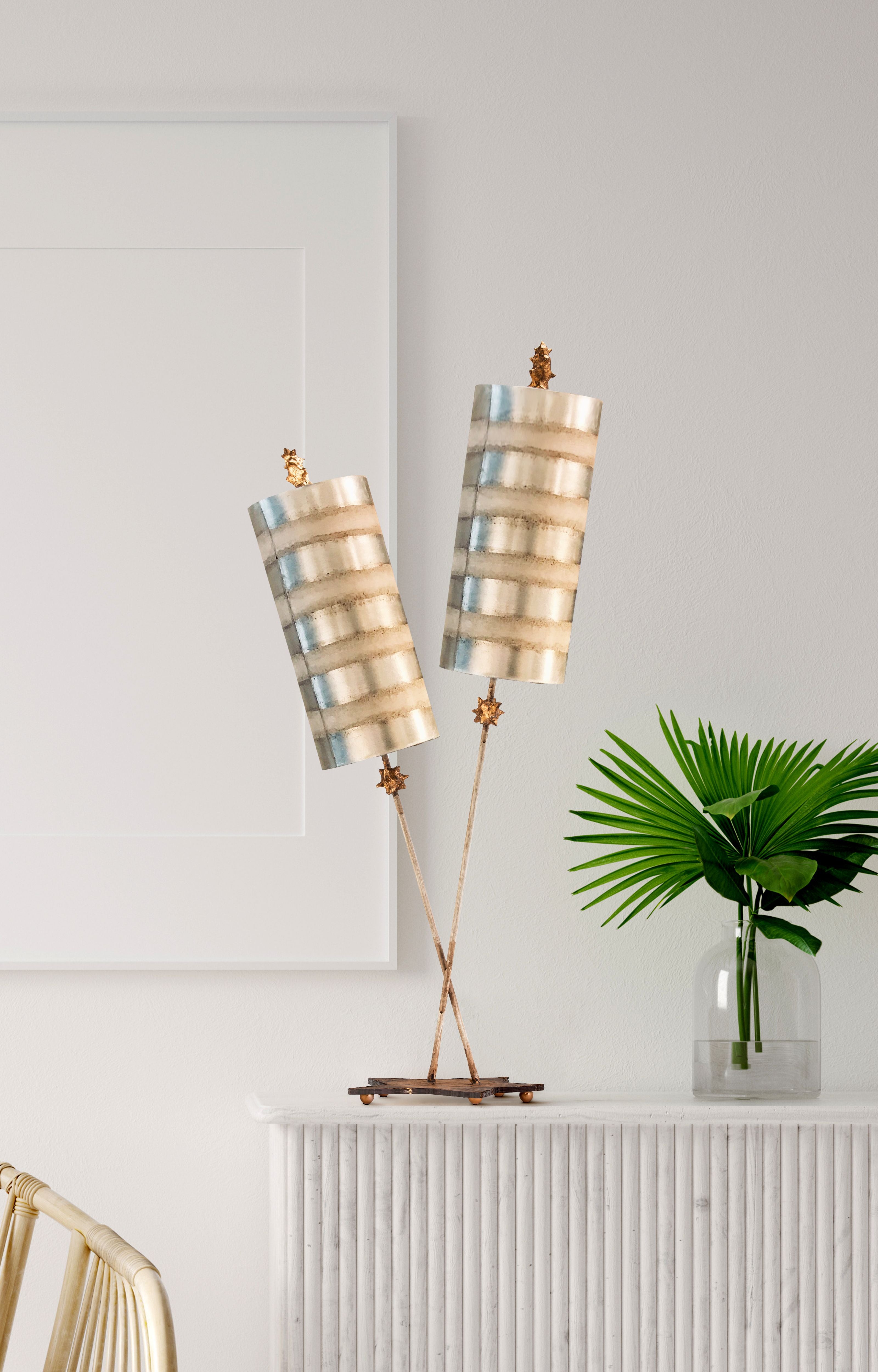 Gilded Nola Nettle stolní lampa stříbrná Luxe