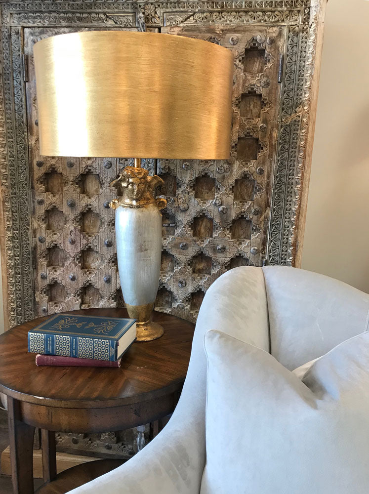 Gilded Nola Bienville stolní lampa zlatá velká