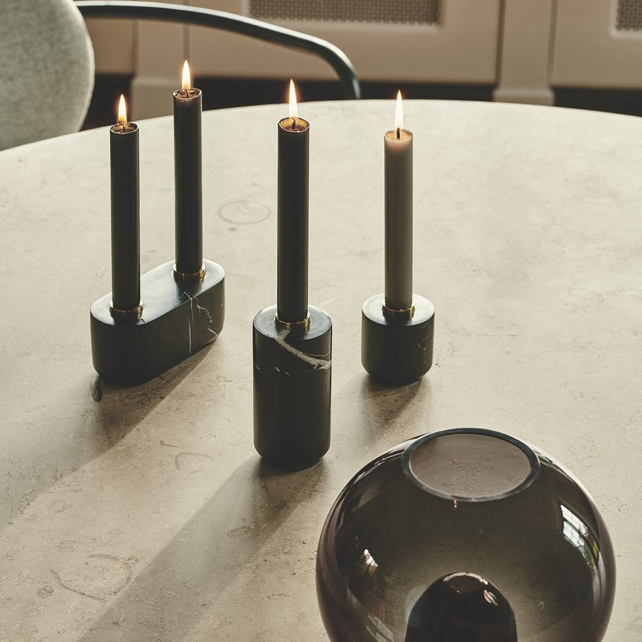 DESIGN BY US Sons of Marble Double svícen černý mramor