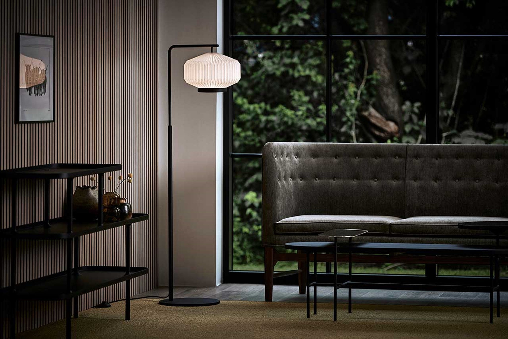 Le Klint 386 Shibui stojací lampa černá