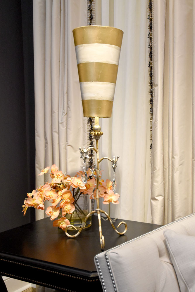 Gilded Nola Tivoli stolní lampa zlatá designová