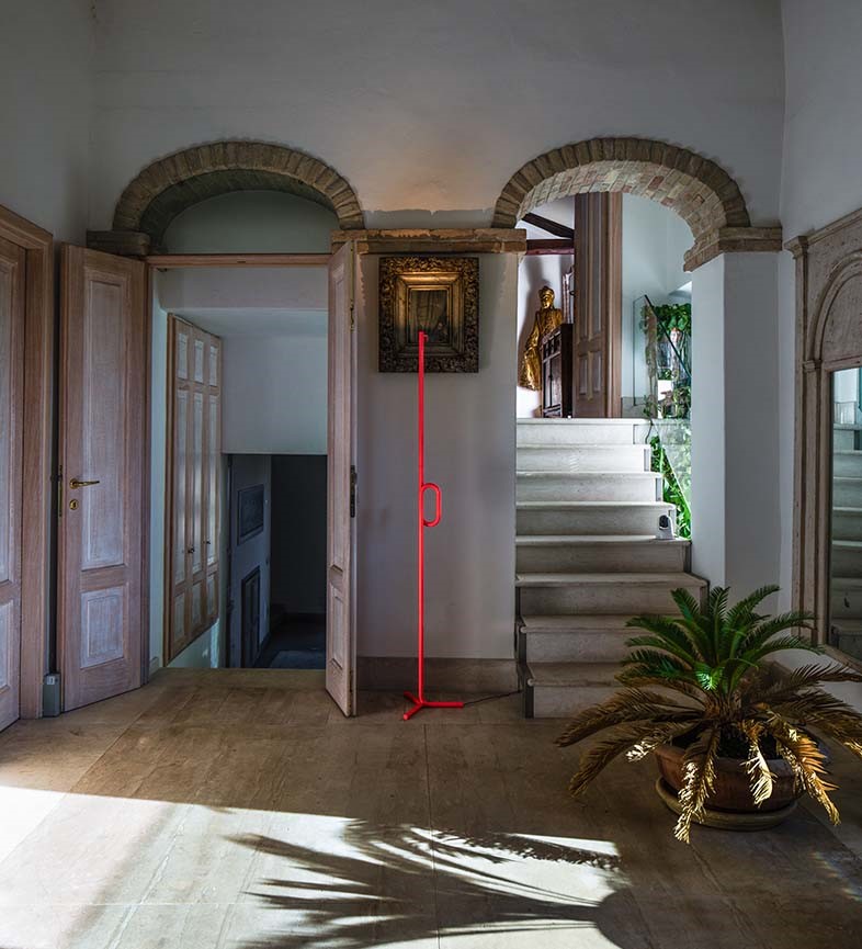 Foscarini Tobia stojací LED lampa štíhlá