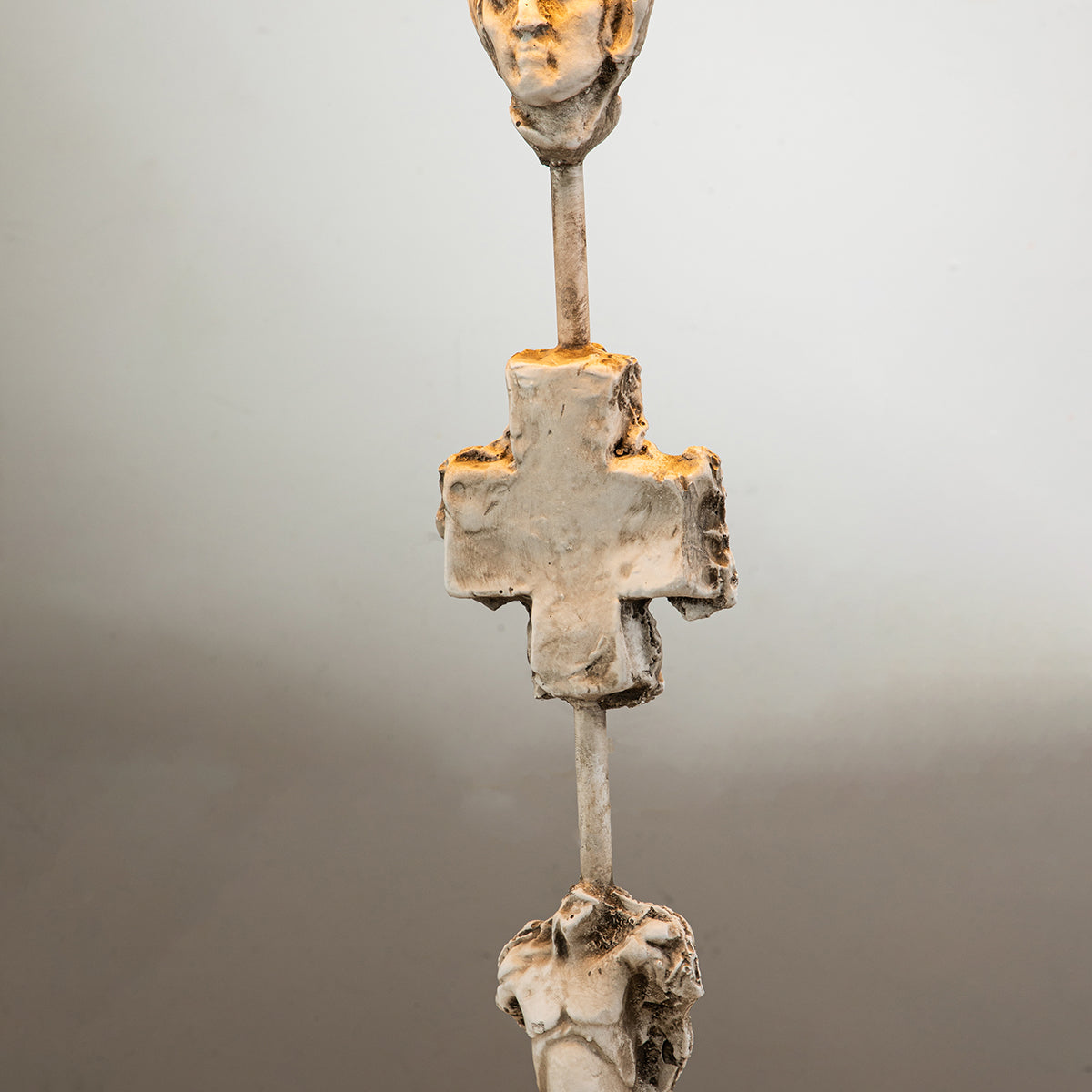 Gilded Nola Fragment stolní lampa kostní bílá