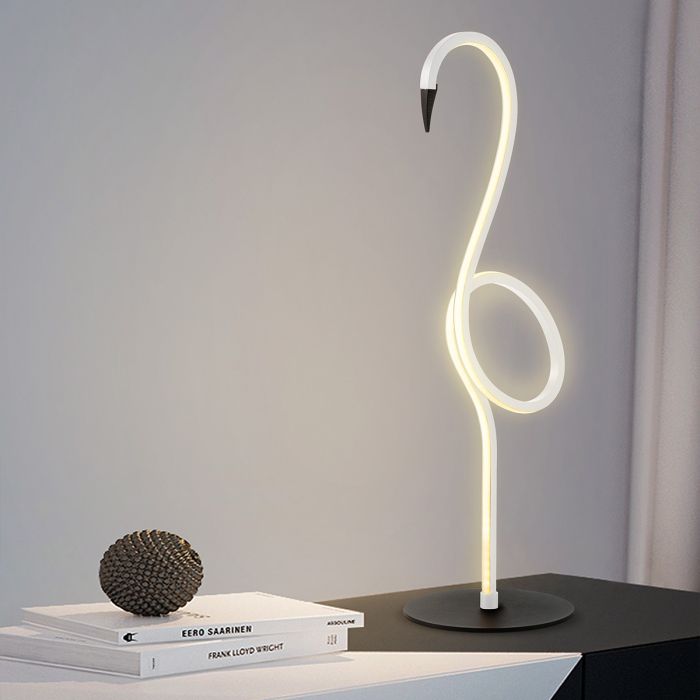Gilded Nola Flamingo LED stolní lampa bílá