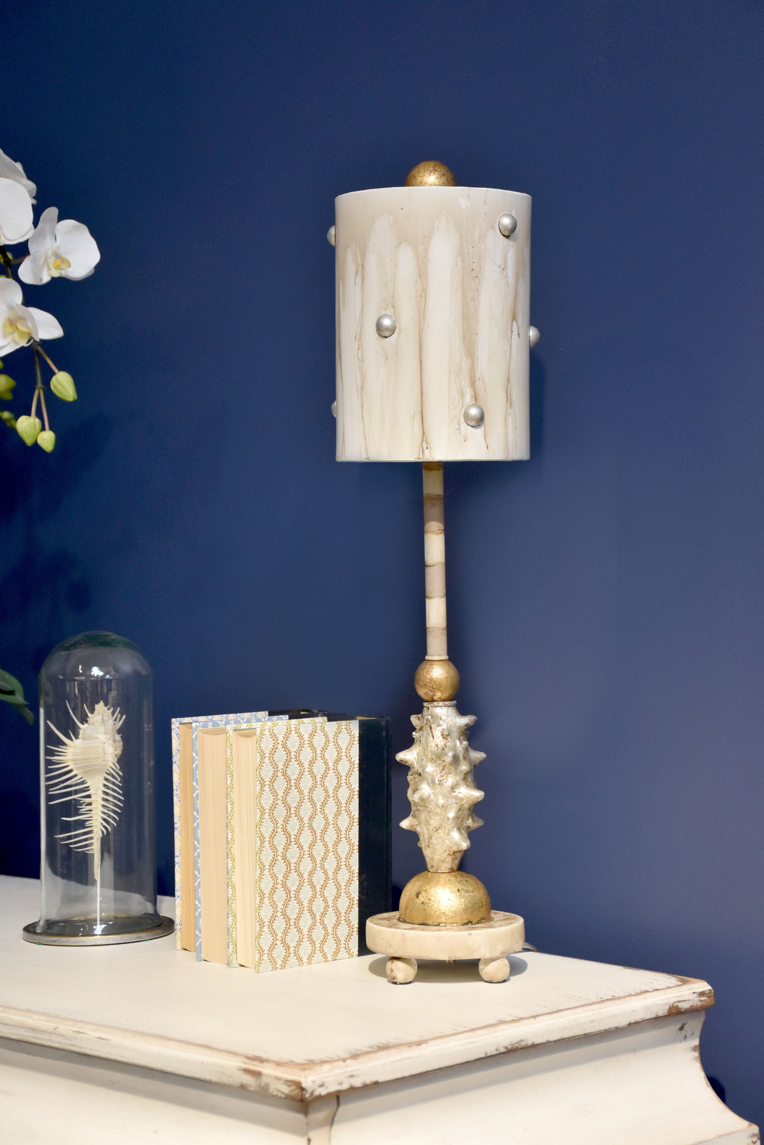 Gilded Nola Pome stolní lampa zlatostříbrná