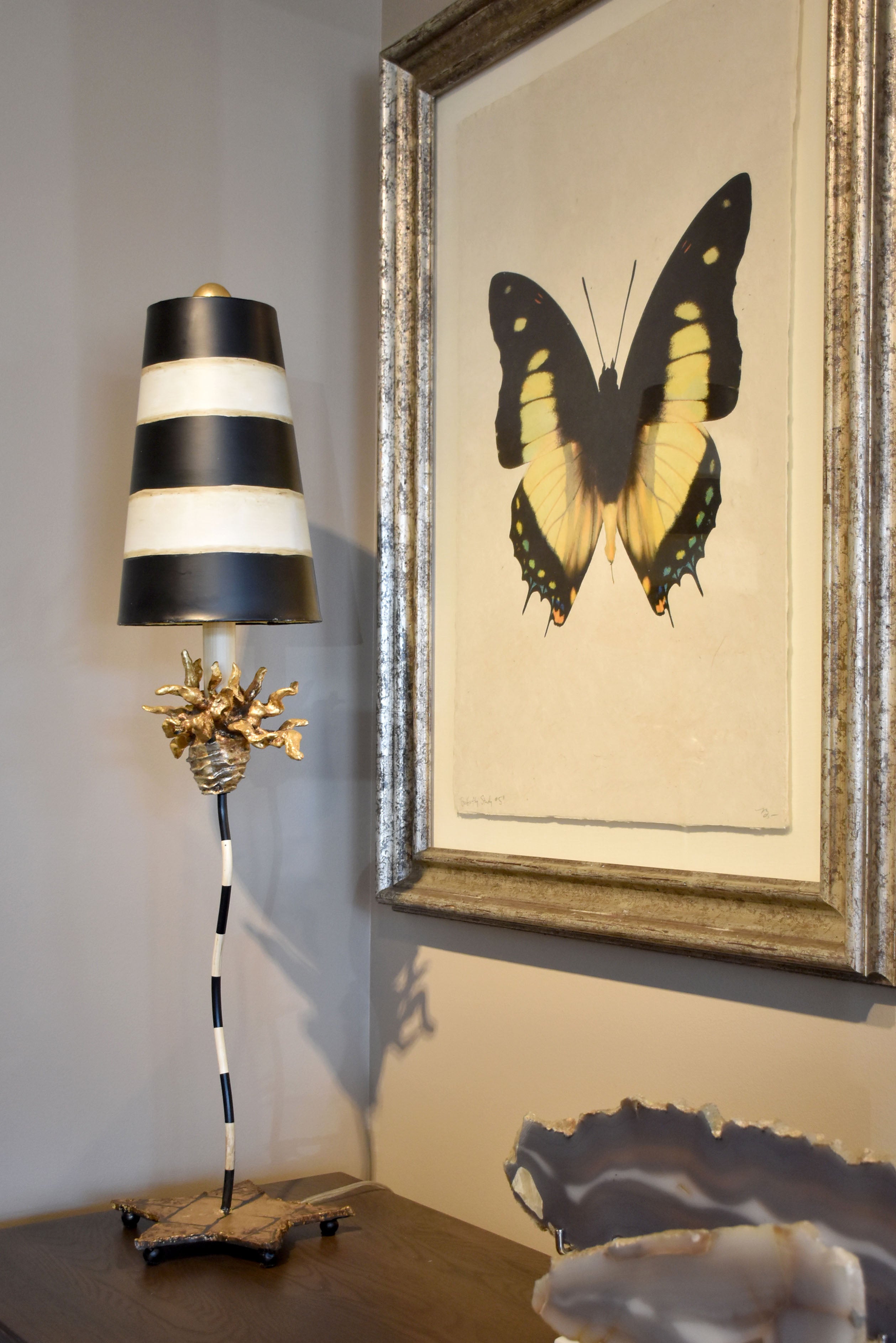 Gilded Nola La Fleur stolní lampa 40 palců
