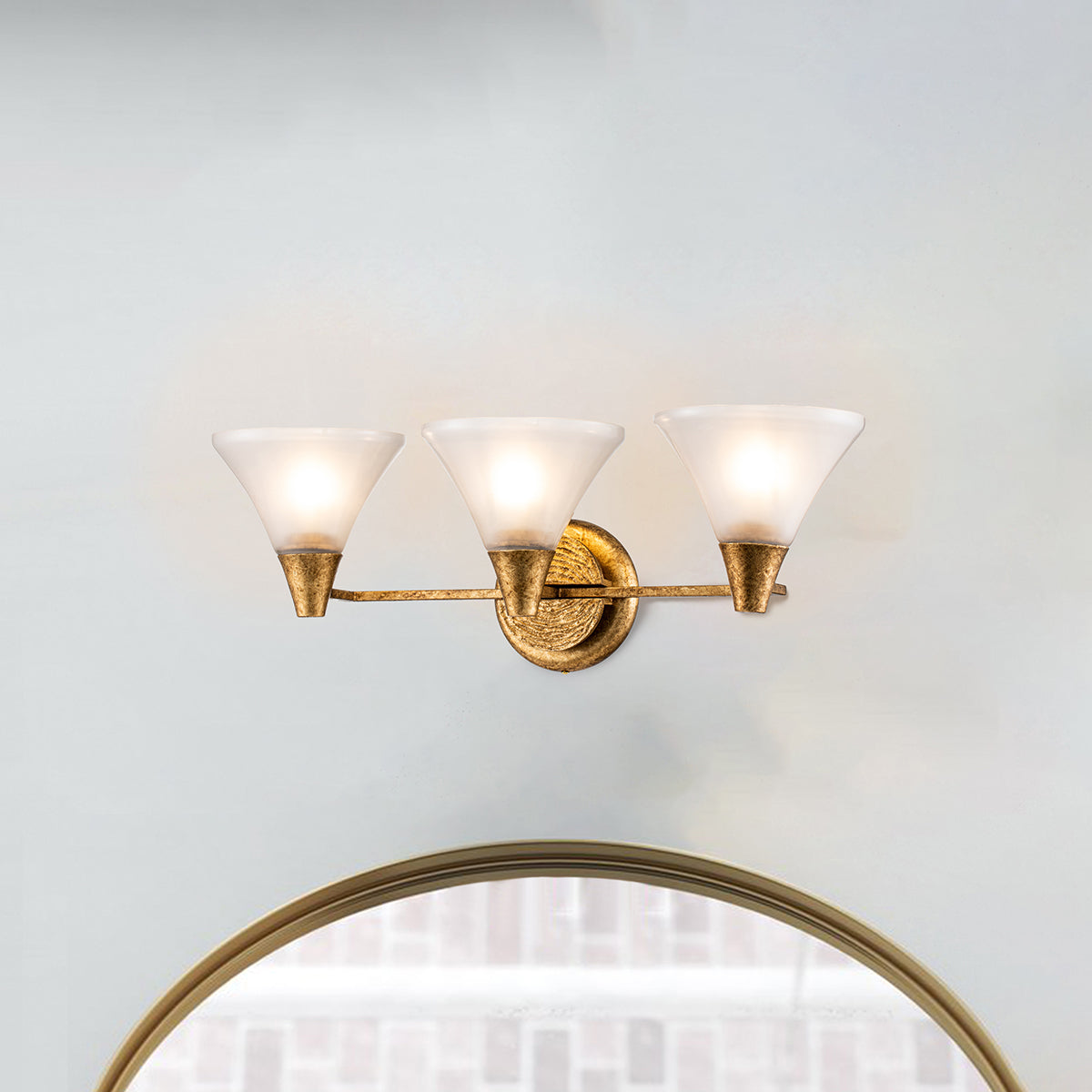 Gilded Nola Lemoine 3 Light koupelnové svítidlo zlaté