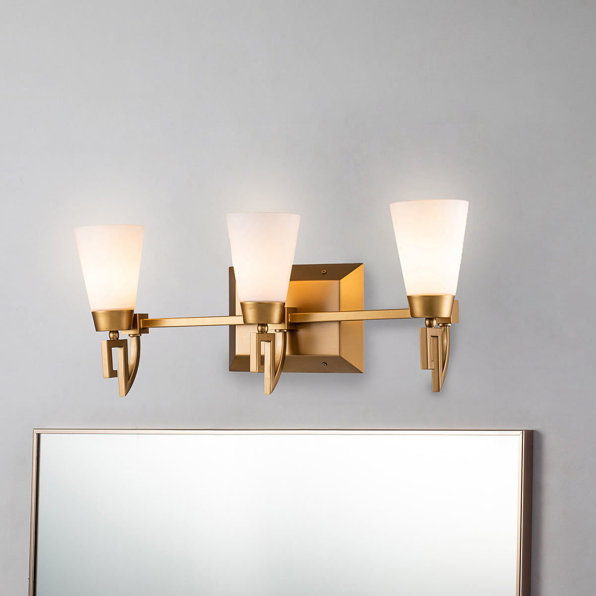 Gilded Nola Lemuria 3 Light koupelnové svítidlo zlaté