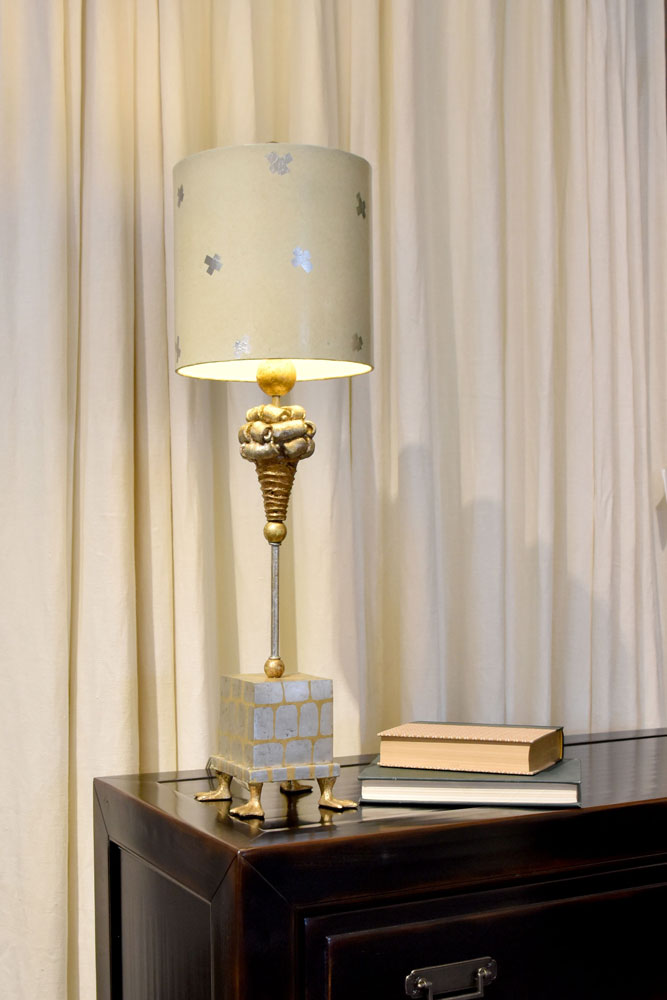 Gilded Nola Pompadour X stolní lampa stříbrno-zlatá