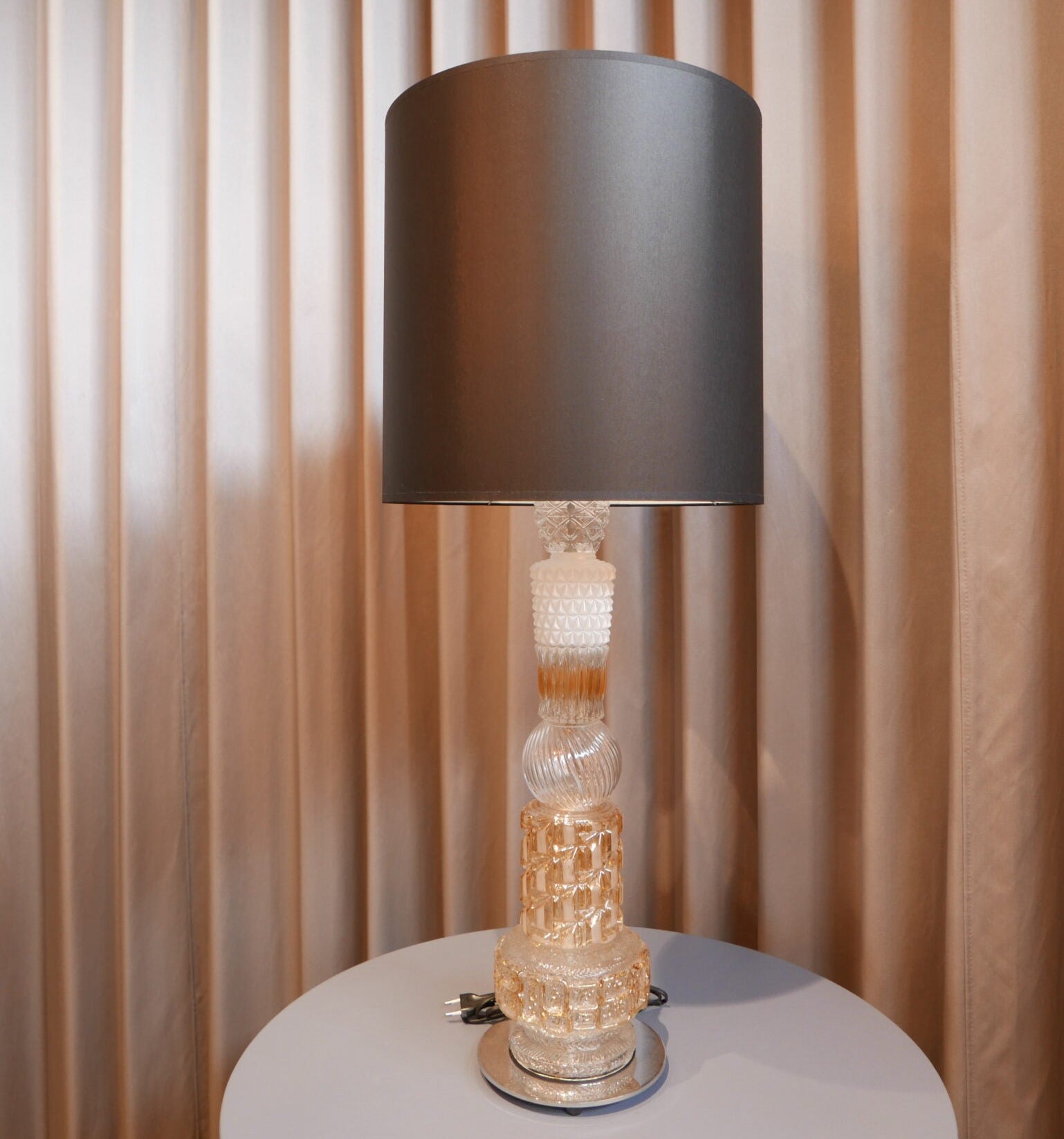DESIGN BY US Vintage stolní lampa skleněná