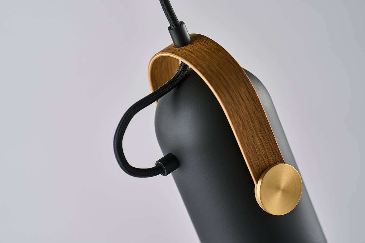 Le Klint Carronade 162 II závěsné svítidlo Small černý dub