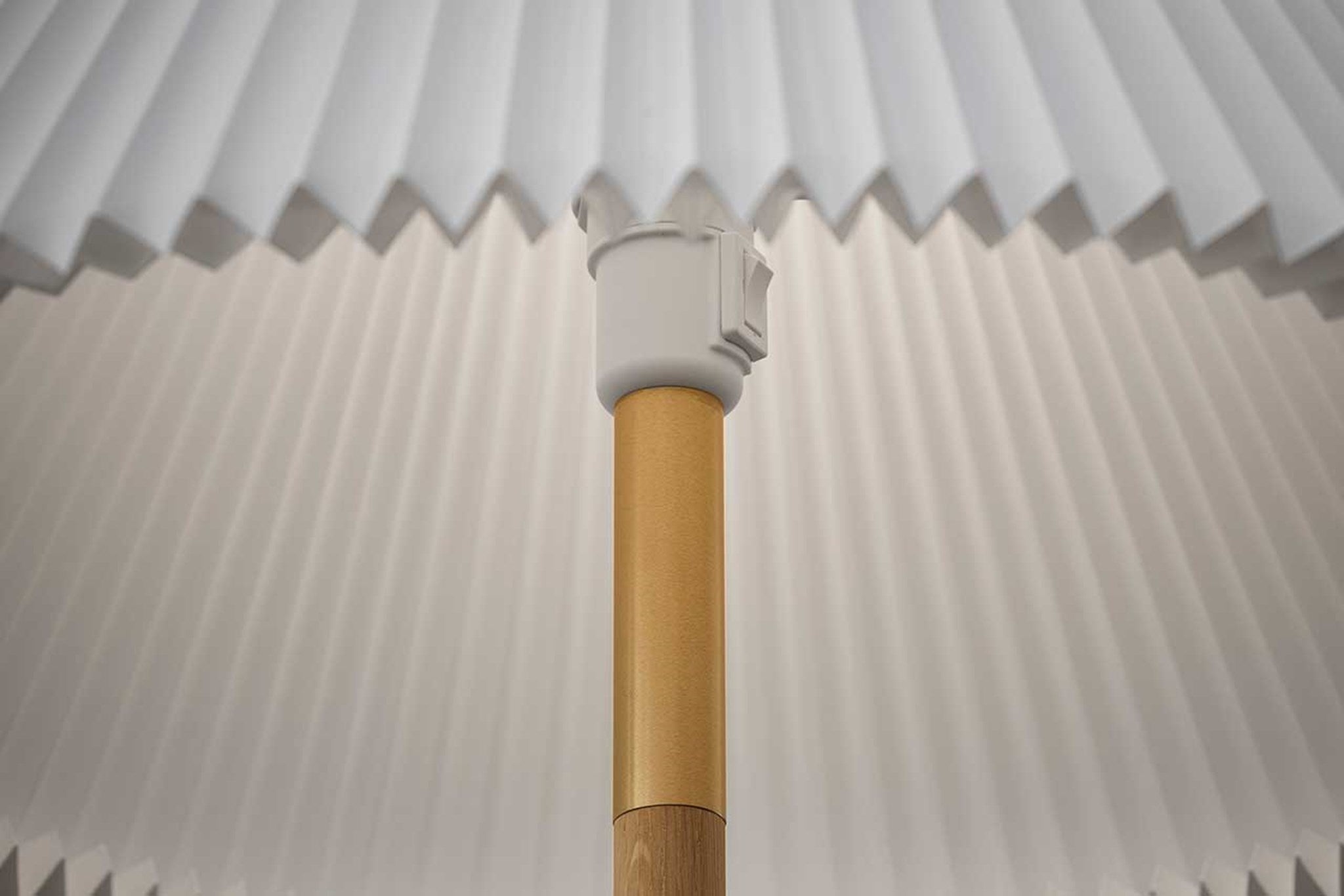 Le Klint 328 LK 80 stojací lampa světlý dub 35 cm