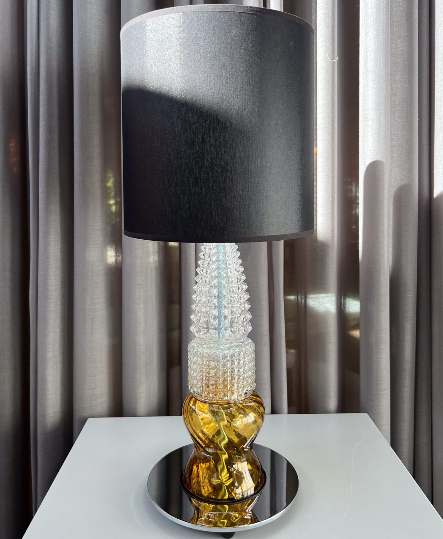 DESIGN BY US Micro Vintage stolní lampa ruční stínídlo