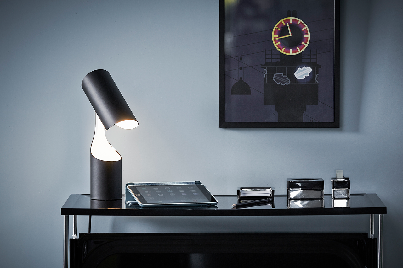 Le Klint Mutatio 353 stolní lampa černá matná