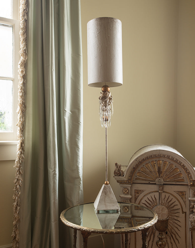 Gilded Nola Madison stolní lampa krémová