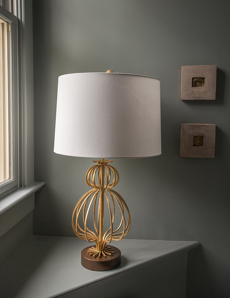 Gilded Nola Lafitte stolní lampa zlatá