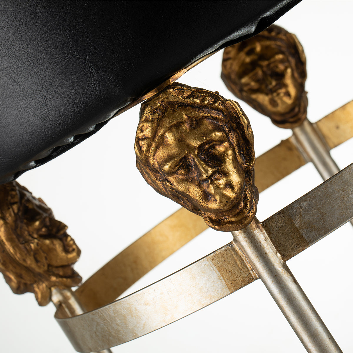 Gilded Nola Armory Short barová židle černá 66 cm