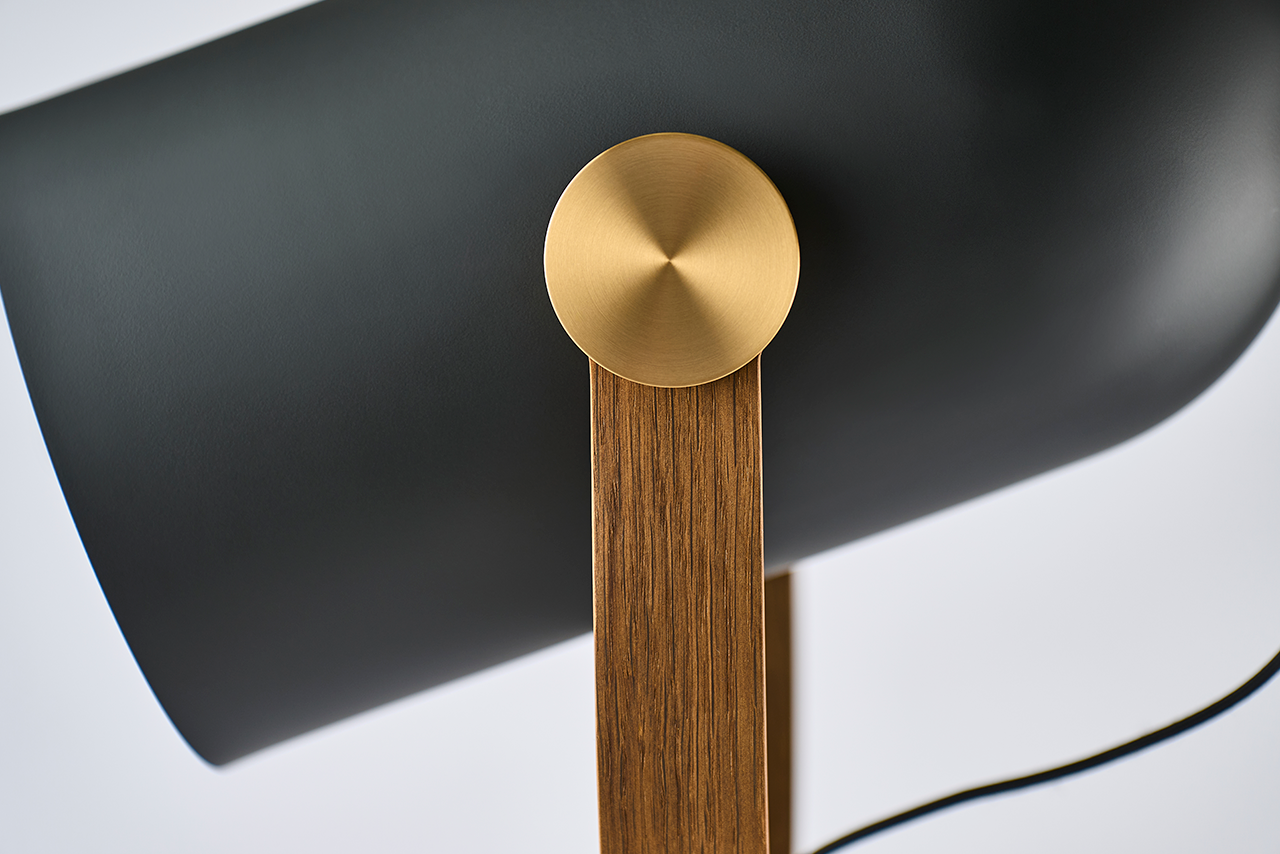 Le Klint Carronade 362 II stojací lampa černý dub