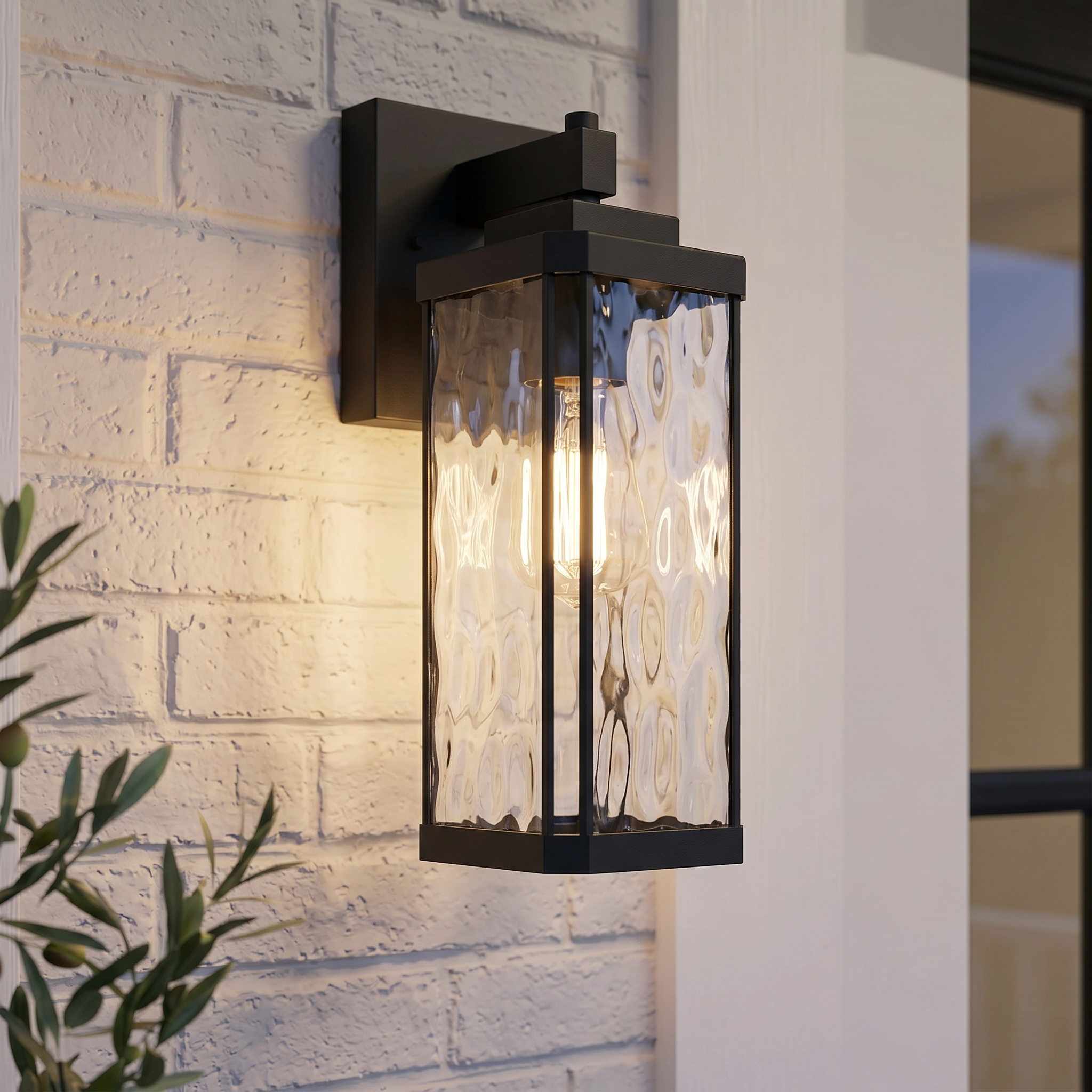 Quoizel Balchier venkovní lampa černá kladívkové sklo