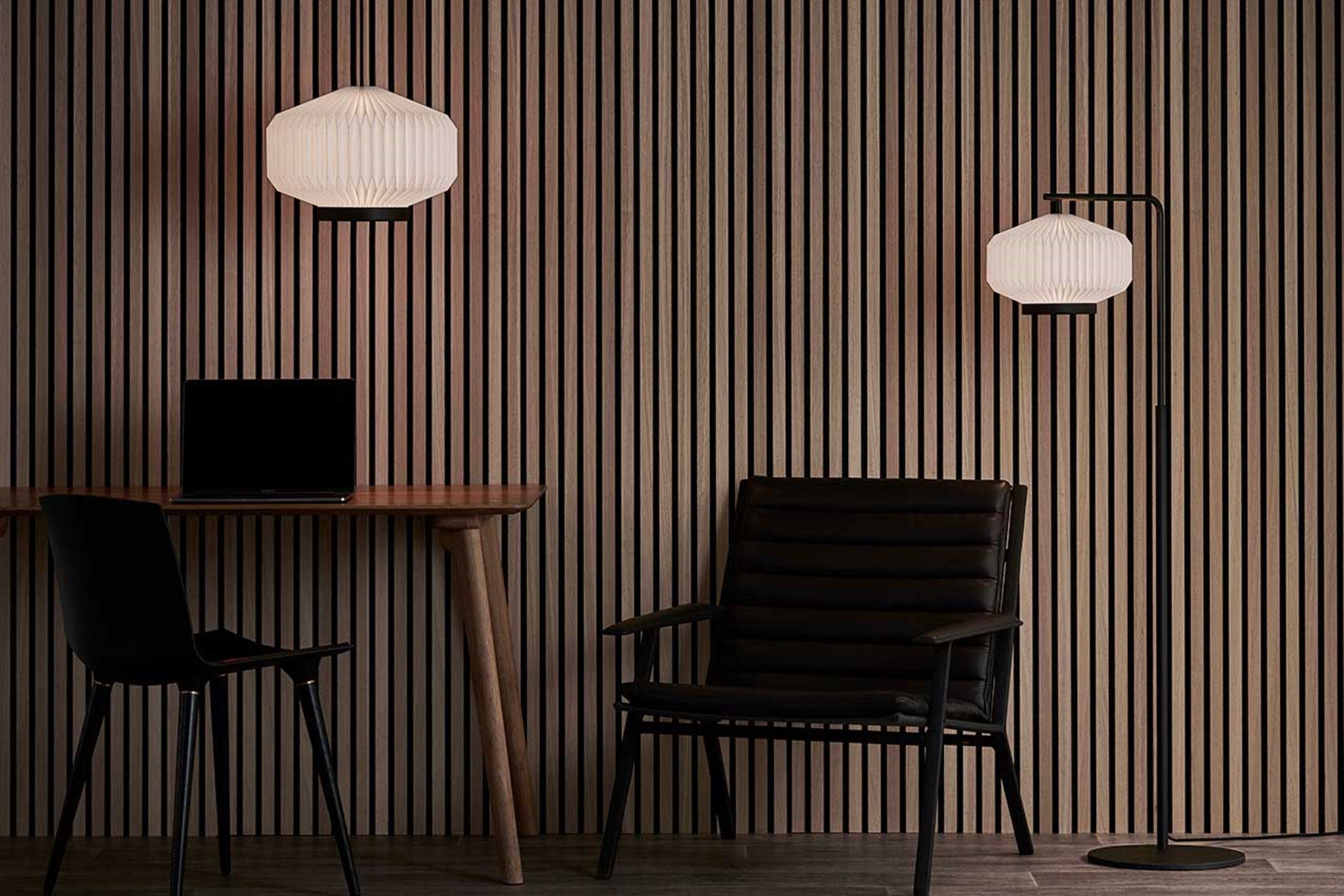 Le Klint 386 Shibui stojací lampa černá