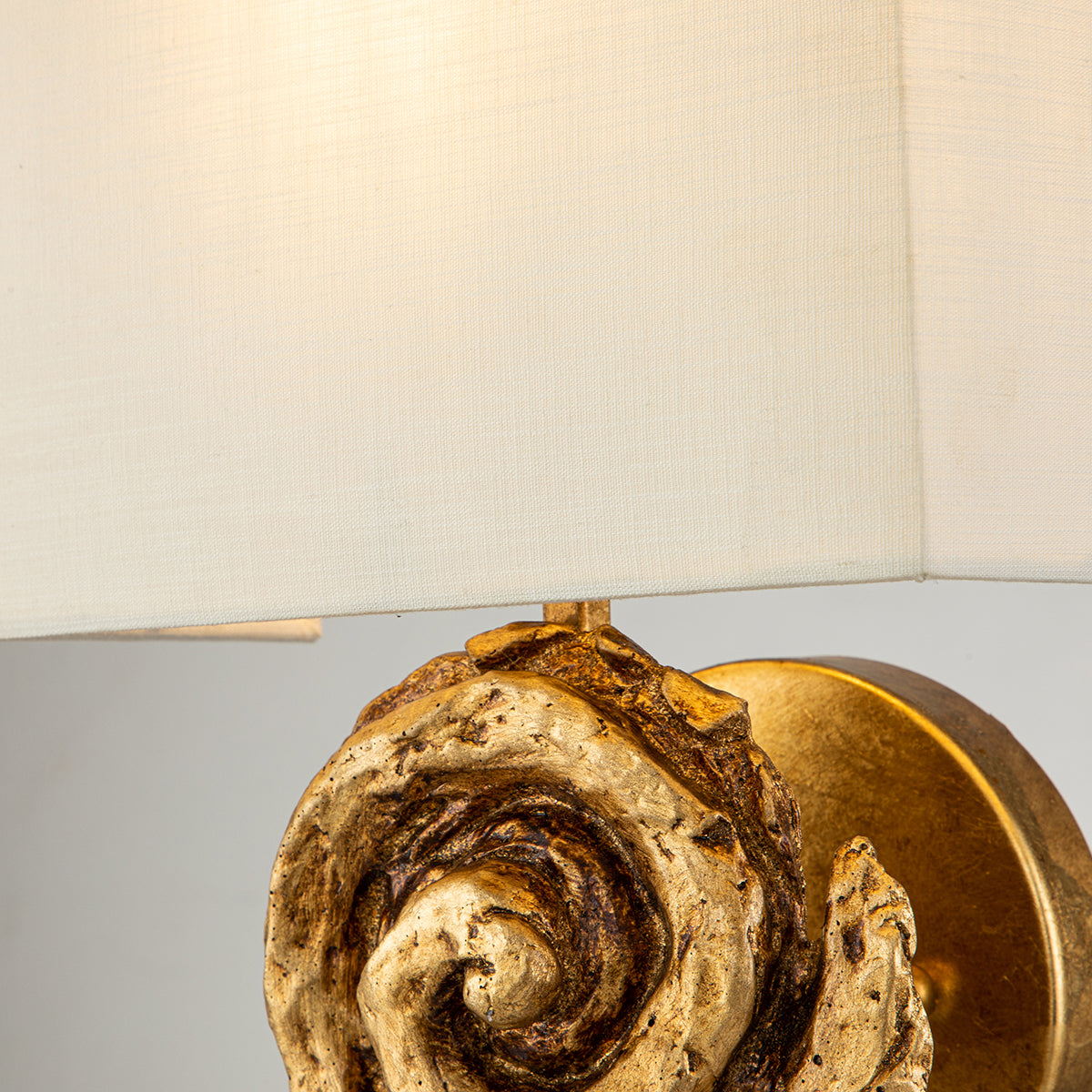 Gilded Nola Swirl nástěnné svítidlo zlaté